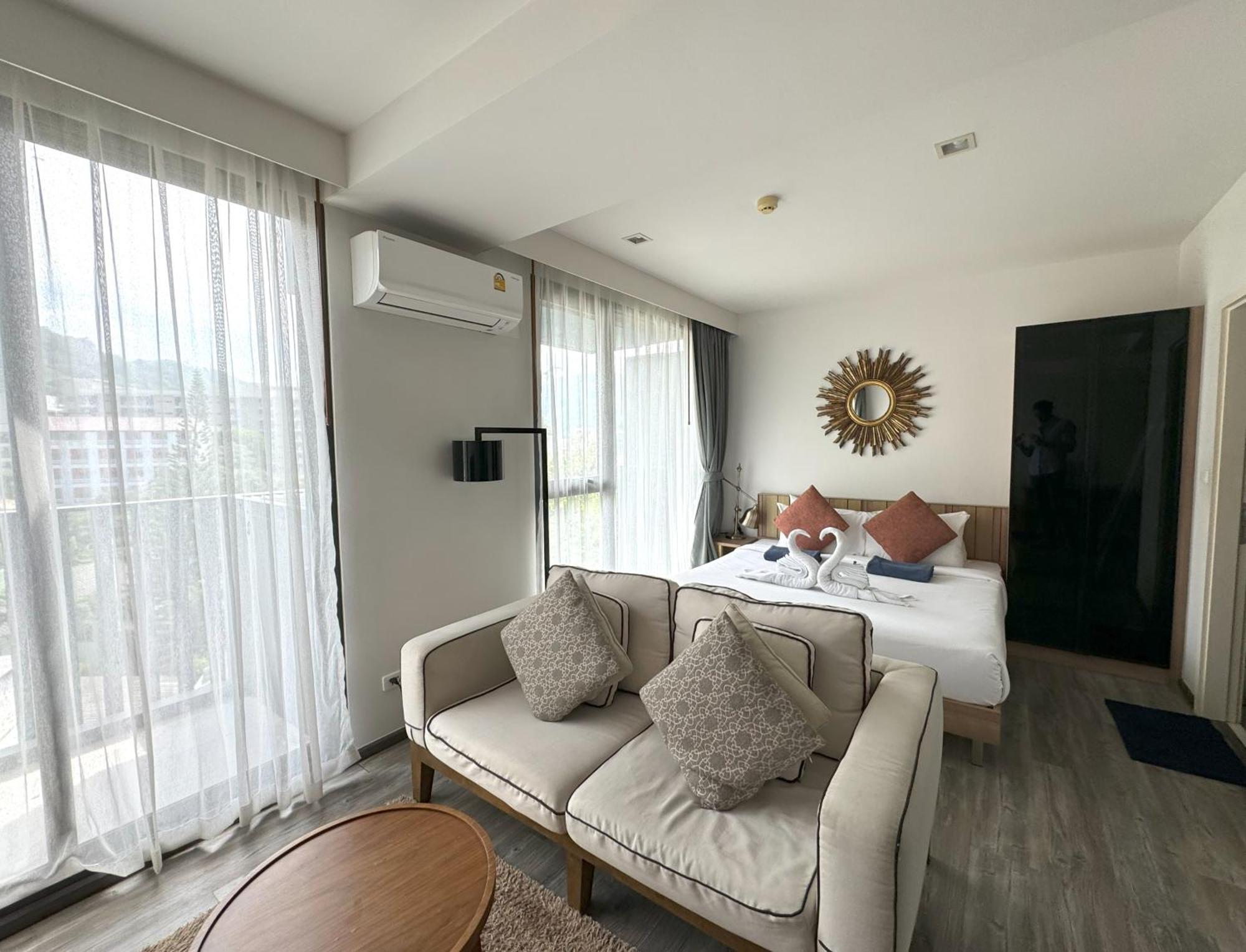 The Deck Condominium By Lofty Patong Екстер'єр фото
