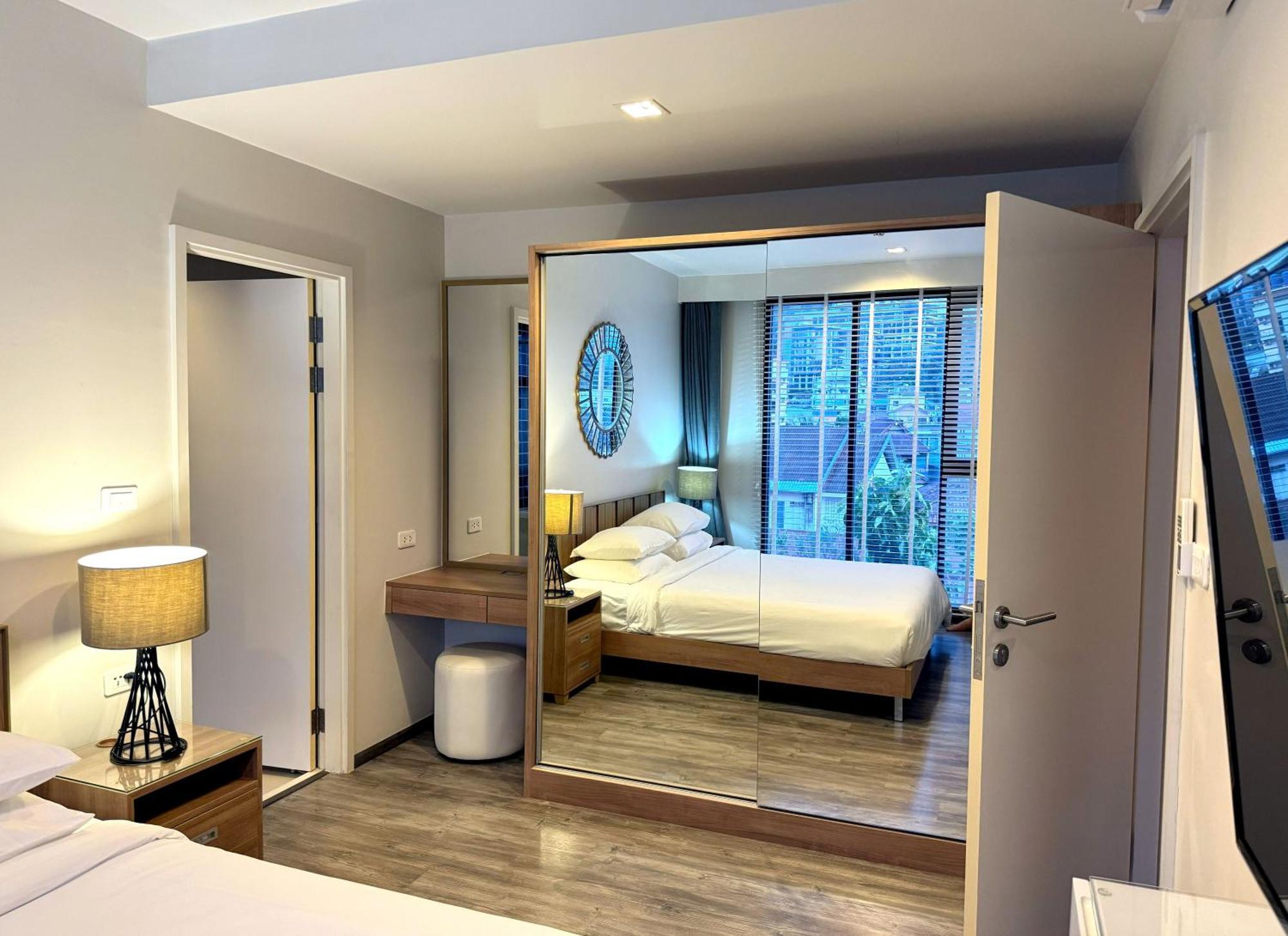 The Deck Condominium By Lofty Patong Екстер'єр фото