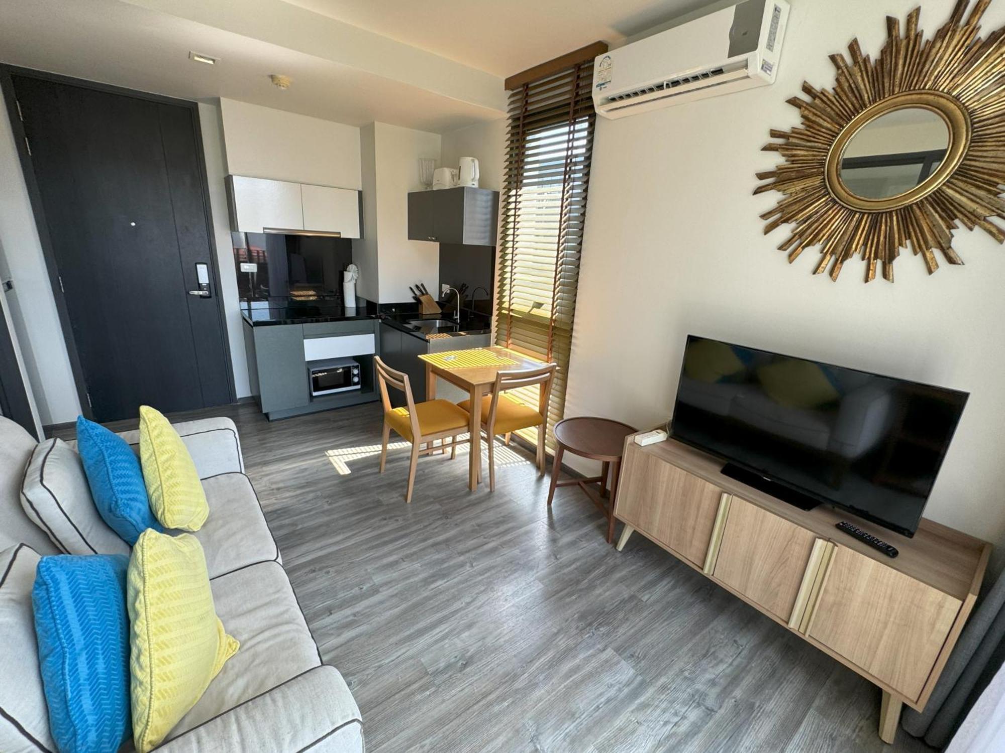 The Deck Condominium By Lofty Patong Екстер'єр фото