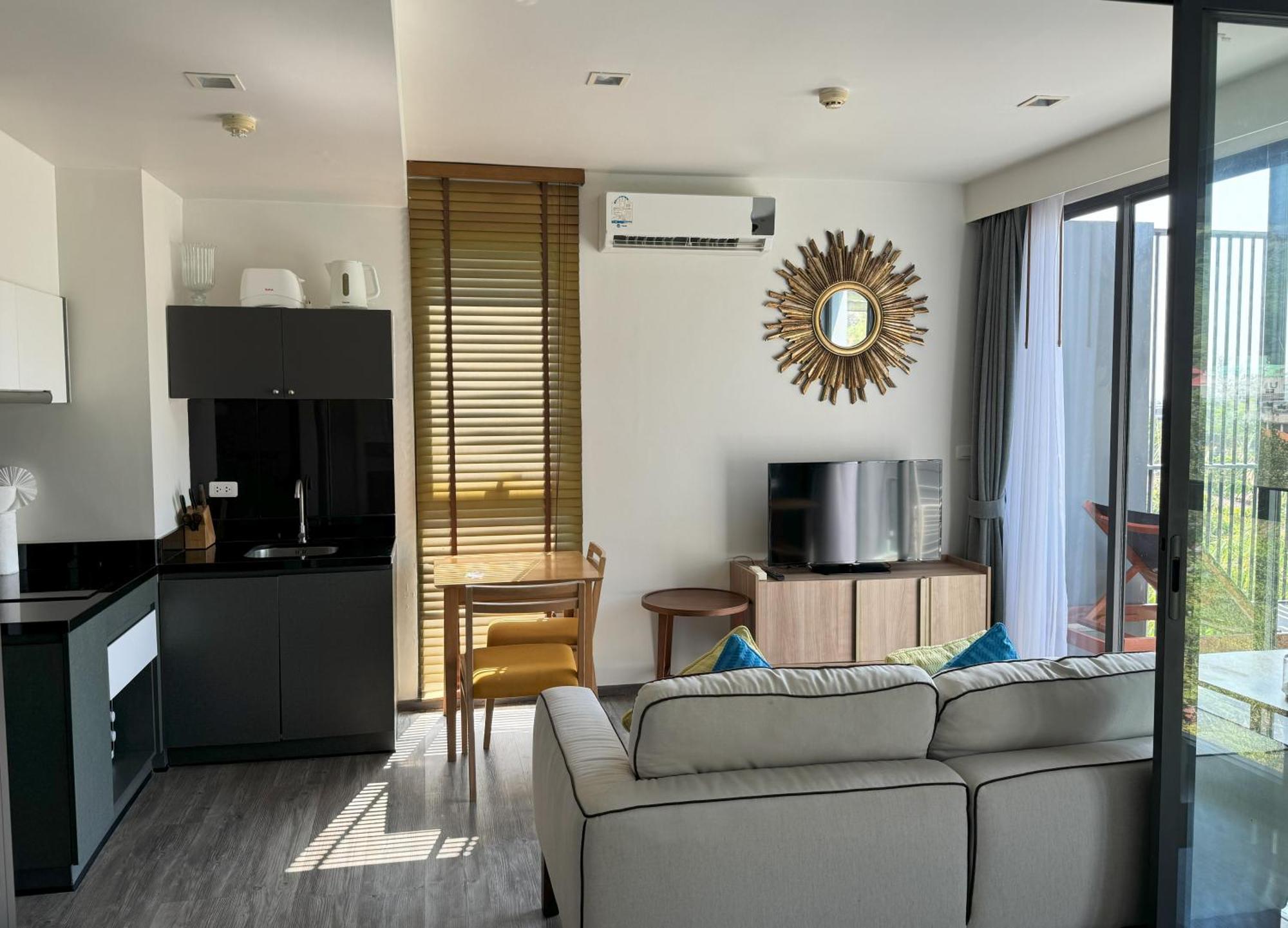 The Deck Condominium By Lofty Patong Екстер'єр фото