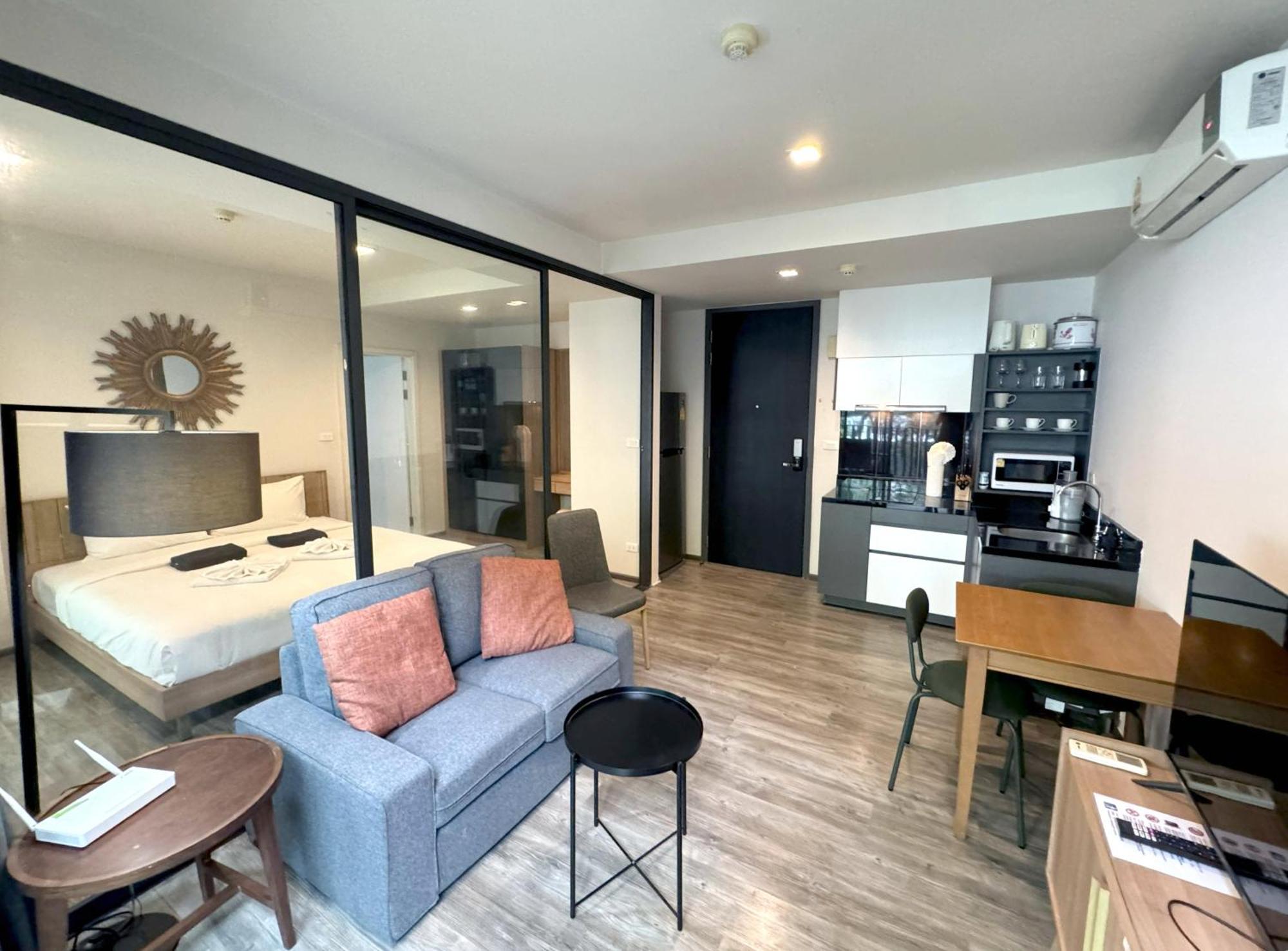 The Deck Condominium By Lofty Patong Екстер'єр фото