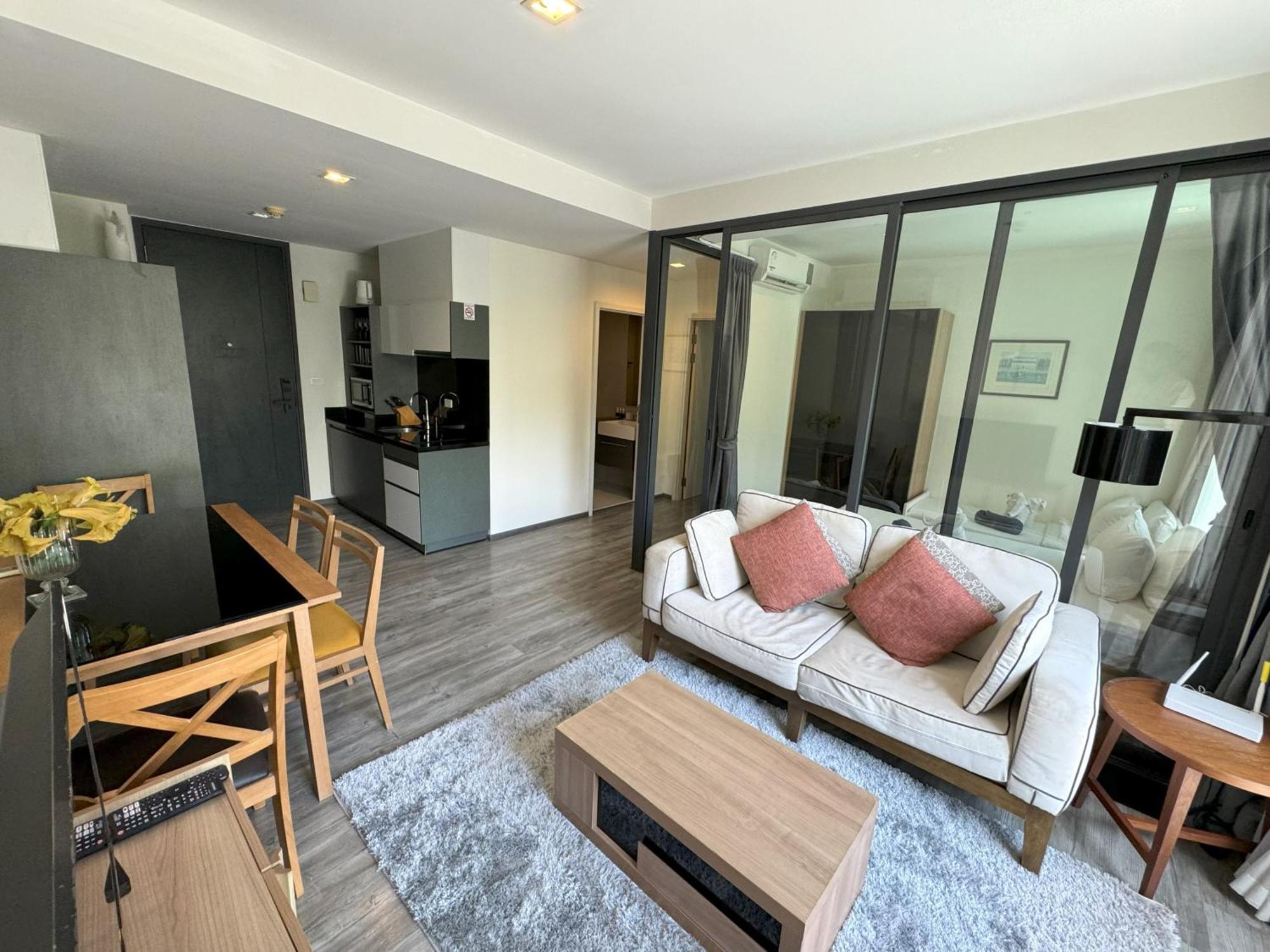 The Deck Condominium By Lofty Patong Екстер'єр фото